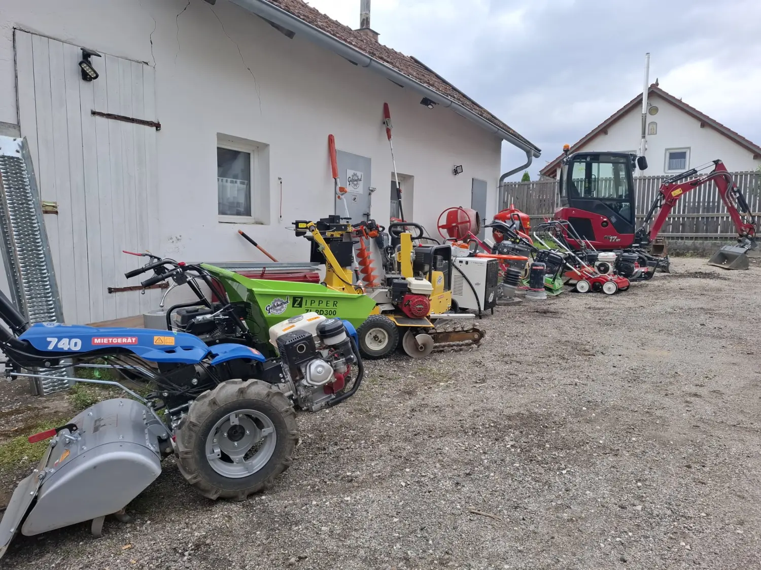 Tracktor von Maschinenverleih Gebhard
